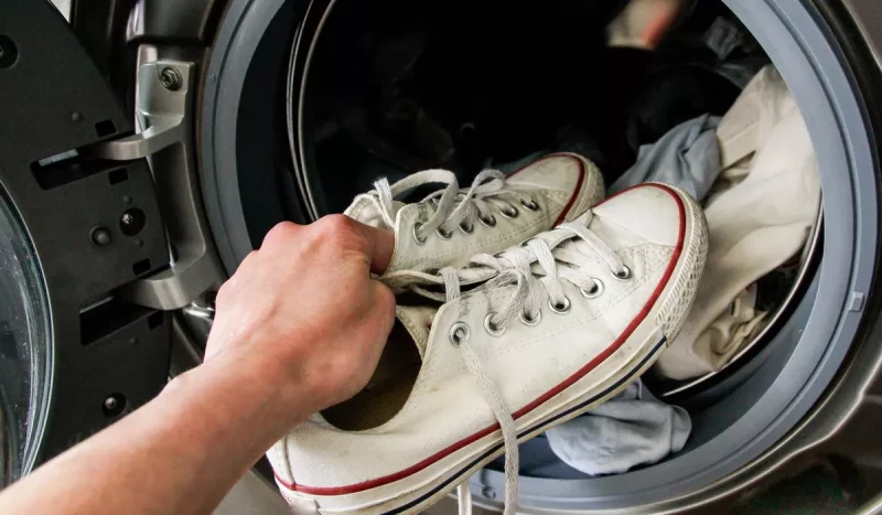 7 تا چیزی که نباید داخل لباسشویی قرار دهید!