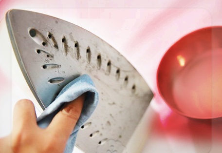 تمیز کردن اتو با سرکه