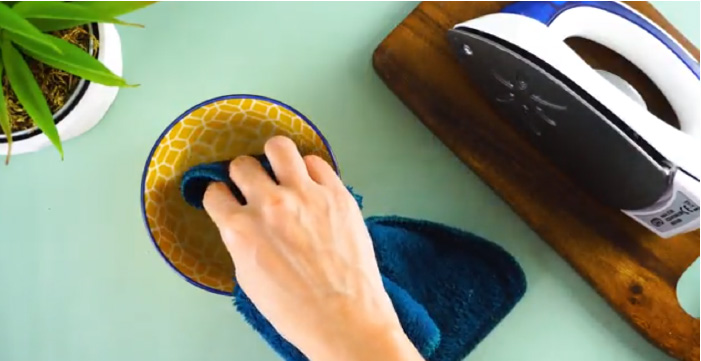 کف اتو به لباس می چسبد