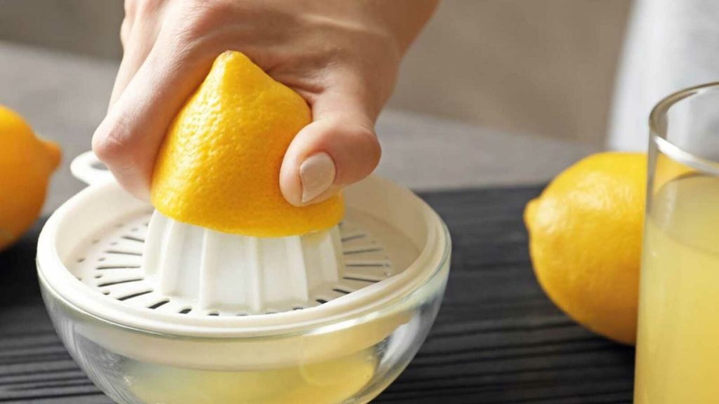 آب مرکبات گیری دستی