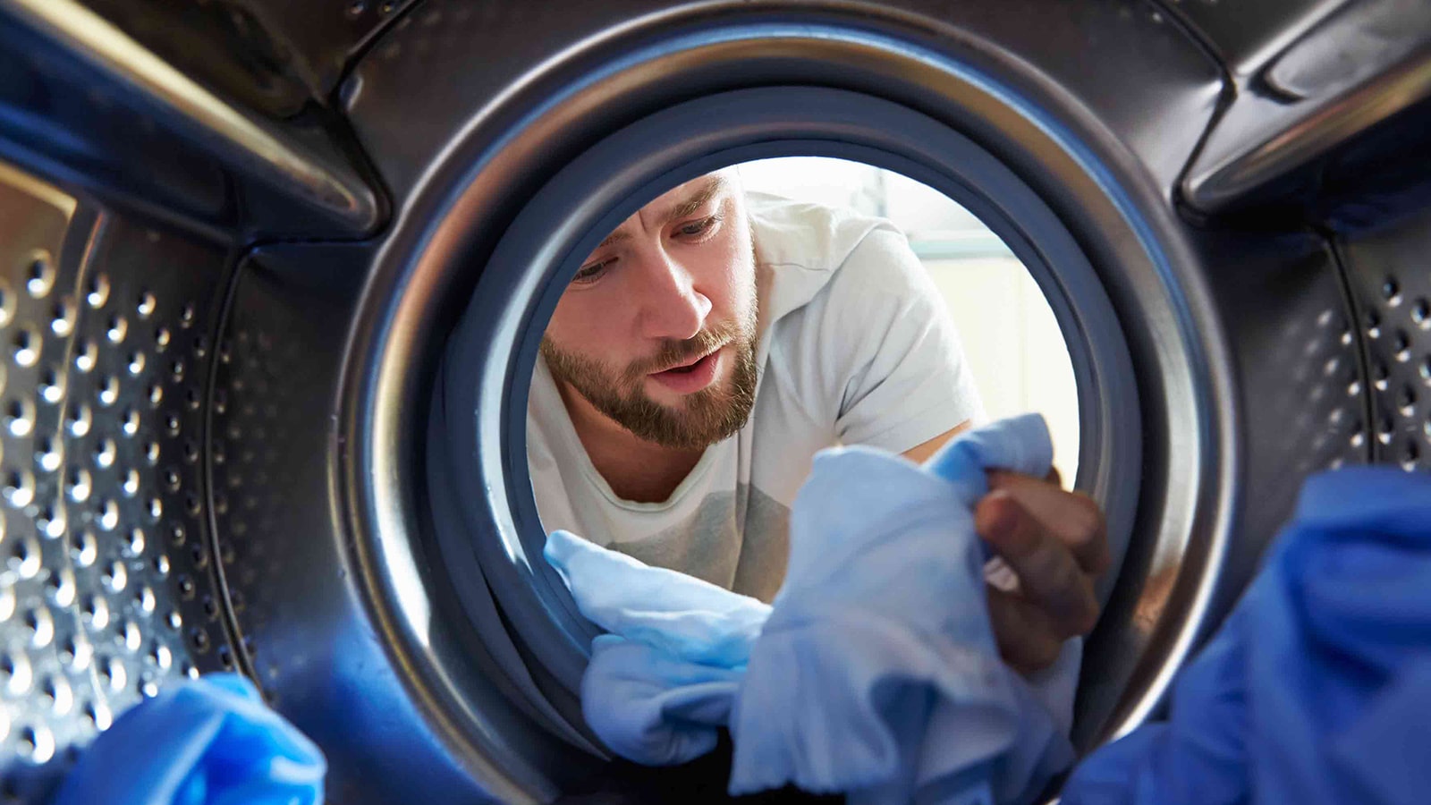 چرا لباس در لباسشویی پاره می‌شود؟