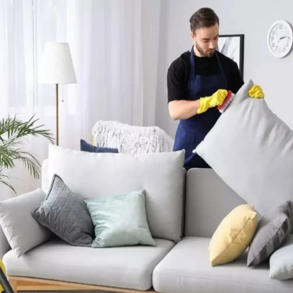 راهنمای شستن کوسن مبل با لباسشویی و با دست؛ برای همه جنس‌ها